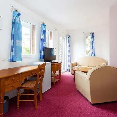 Les Nids Hotel 2*